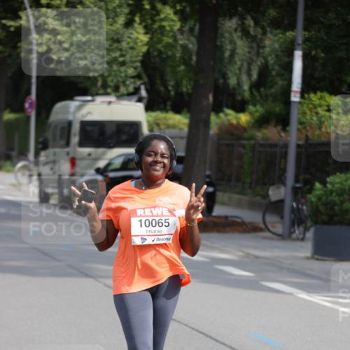 15.06.2025 - REWE Women's Run Jannik Wohlers http://msf.ph/oto/7956983 15.06.2025 09:14:27 Laufen 10065 meine-sportfotos.de