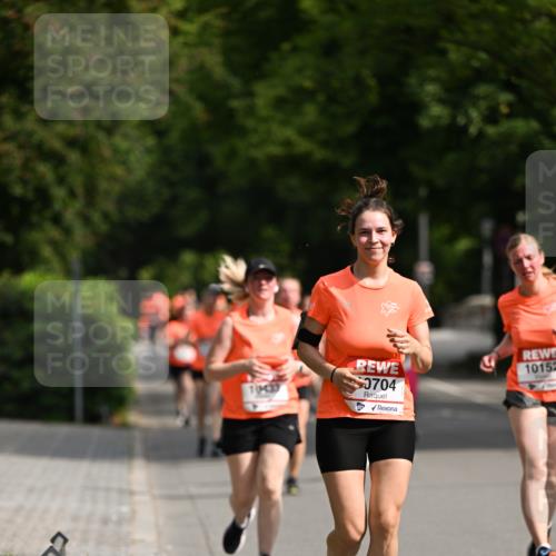 15.06.2025 - REWE Women's Run Dr. Thomas Lammeyer http://msf.ph/oto/7956990 15.06.2025 09:47:14 Laufen 70, 0704, 10152 meine-sportfotos.de
