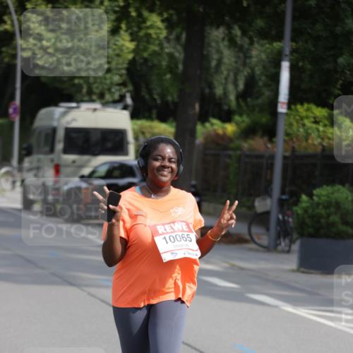 15.06.2025 - REWE Women's Run Jannik Wohlers http://msf.ph/oto/7956993 15.06.2025 09:14:28 Laufen 10065, 1 meine-sportfotos.de
