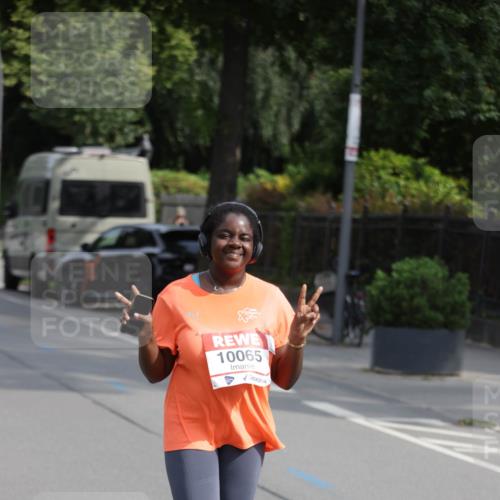 15.06.2025 - REWE Women's Run Jannik Wohlers http://msf.ph/oto/7957013 15.06.2025 09:14:28 Laufen 10065 meine-sportfotos.de