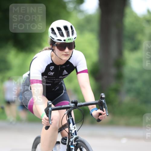 15.06.2025 - 7 Türme Triathlon Yannick Fuchs http://msf.ph/oto/7957092 15.06.2025 13:42:37 Radfahren 675, 1065, 1147 meine-sportfotos.de