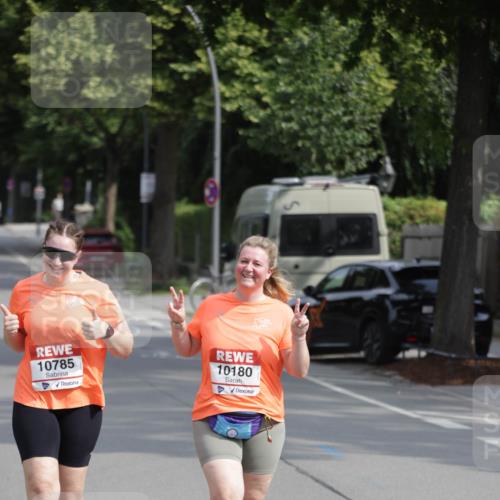 15.06.2025 - REWE Women's Run Jannik Wohlers http://msf.ph/oto/7957104 15.06.2025 09:14:32 Laufen 10785, 10180 meine-sportfotos.de