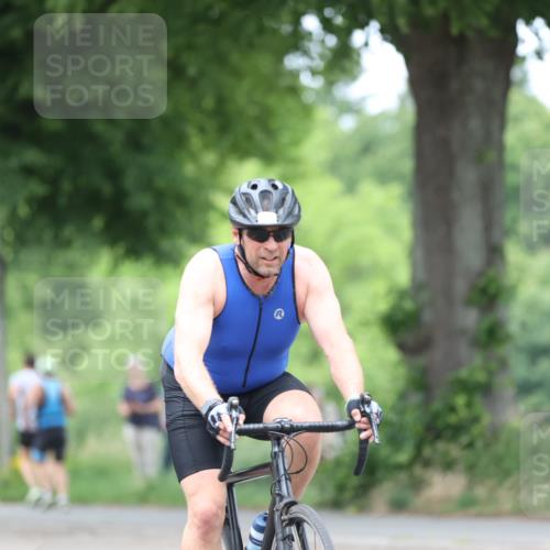15.06.2025 - 7 Türme Triathlon Yannick Fuchs http://msf.ph/oto/7957112 15.06.2025 13:42:39 Radfahren 675, 1065, 1147 meine-sportfotos.de
