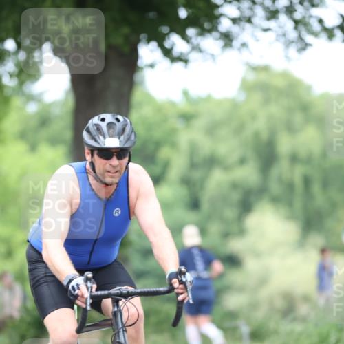 15.06.2025 - 7 Türme Triathlon Yannick Fuchs http://msf.ph/oto/7957113 15.06.2025 13:42:39 Radfahren 675, 1065, 1147 meine-sportfotos.de