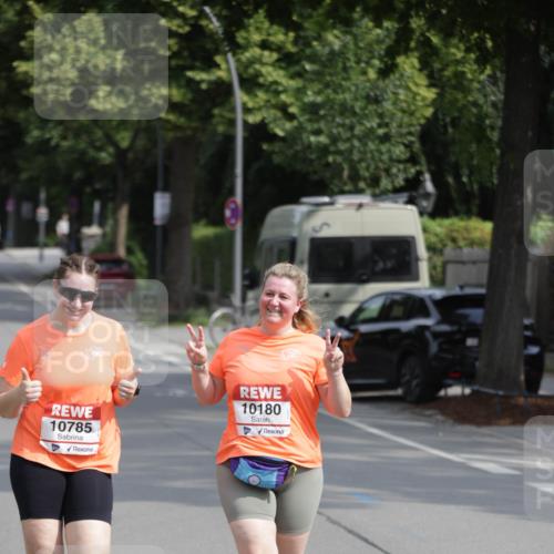 15.06.2025 - REWE Women's Run Jannik Wohlers http://msf.ph/oto/7957115 15.06.2025 09:14:32 Laufen 10785, 10180 meine-sportfotos.de