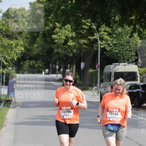 15.06.2025 - REWE Women's Run Jannik Wohlers http://msf.ph/oto/7957132 15.06.2025 09:14:33 Laufen 10785, 10180 meine-sportfotos.de