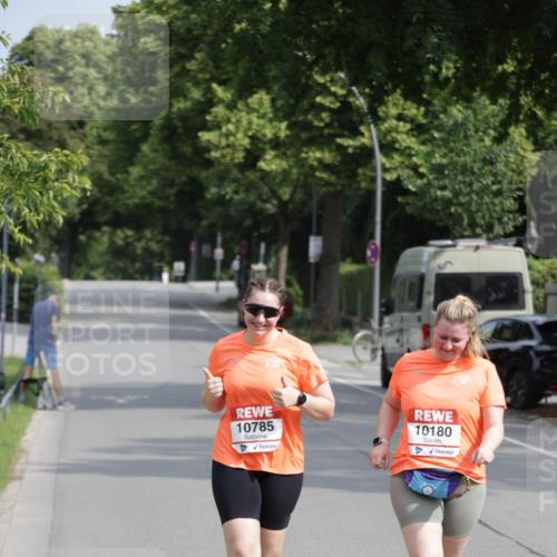 15.06.2025 - REWE Women's Run Jannik Wohlers http://msf.ph/oto/7957136 15.06.2025 09:14:33 Laufen 10785, 10180 meine-sportfotos.de