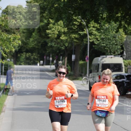 15.06.2025 - REWE Women's Run Jannik Wohlers http://msf.ph/oto/7957139 15.06.2025 09:14:33 Laufen 10785, 10180 meine-sportfotos.de
