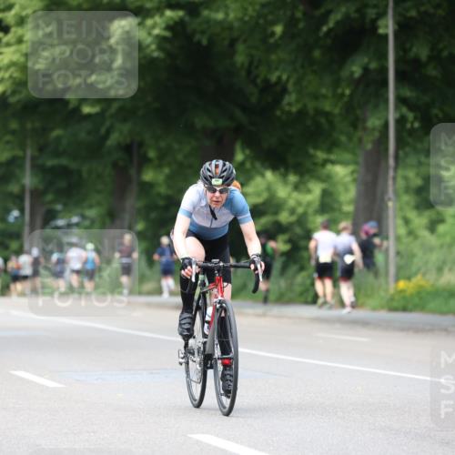 15.06.2025 - 7 Türme Triathlon Yannick Fuchs http://msf.ph/oto/7957157 15.06.2025 13:42:56 Radfahren 281, 629, 1056 meine-sportfotos.de