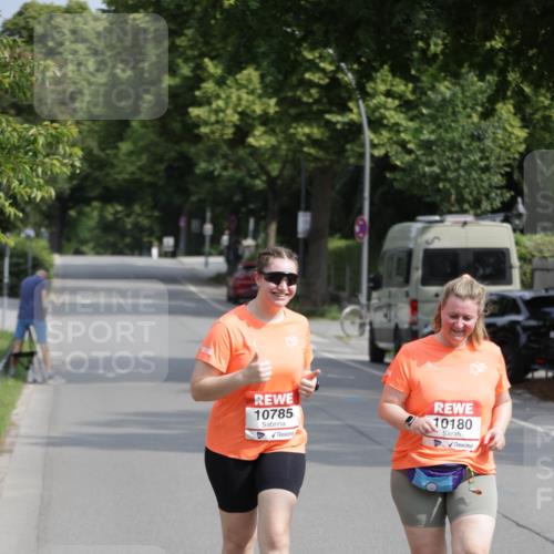 15.06.2025 - REWE Women's Run Jannik Wohlers http://msf.ph/oto/7957158 15.06.2025 09:14:33 Laufen 10785, 10180 meine-sportfotos.de