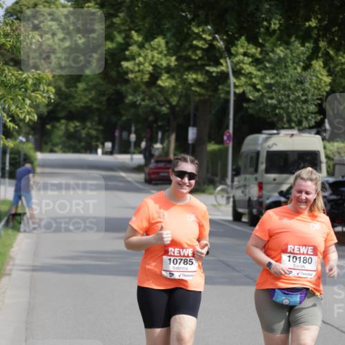 15.06.2025 - REWE Women's Run Jannik Wohlers http://msf.ph/oto/7957171 15.06.2025 09:14:33 Laufen 10785, 10180 meine-sportfotos.de