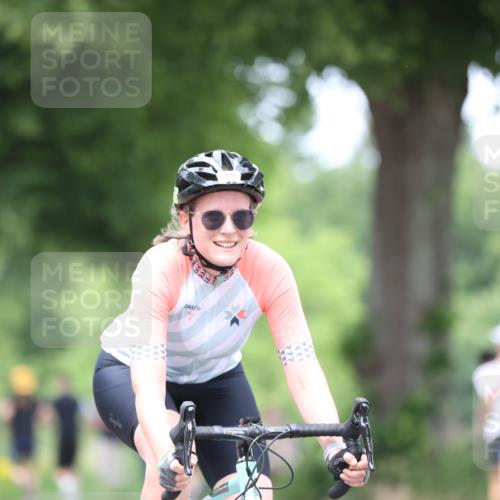 15.06.2025 - 7 Türme Triathlon Yannick Fuchs http://msf.ph/oto/7957201 15.06.2025 13:43:04 Radfahren 281, 379, 509 meine-sportfotos.de