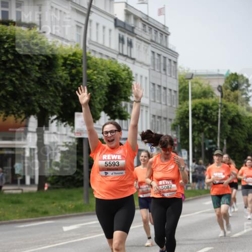 15.06.2025 - REWE Women's Run Jannik Wohlers http://msf.ph/oto/7957248 15.06.2025 09:43:55 Laufen 5593, 5598, 5087 meine-sportfotos.de