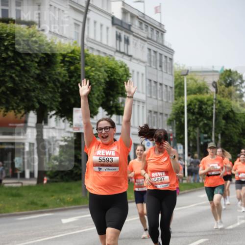 15.06.2025 - REWE Women's Run Jannik Wohlers http://msf.ph/oto/7957251 15.06.2025 09:43:55 Laufen 5593, 5598, 5087 meine-sportfotos.de