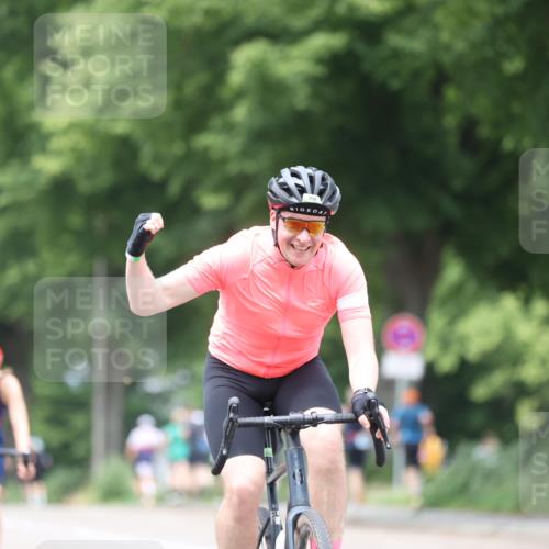 15.06.2025 - 7 Türme Triathlon Yannick Fuchs http://msf.ph/oto/7957290 15.06.2025 13:43:29 Radfahren 195, 600, 933, 987, 1110 meine-sportfotos.de