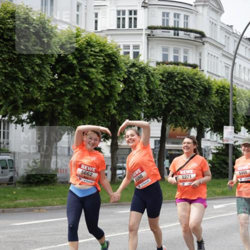 15.06.2025 - REWE Women's Run Jannik Wohlers http://msf.ph/oto/7957327 15.06.2025 09:43:58 Laufen 5662, 5598, 5271, 5455 meine-sportfotos.de