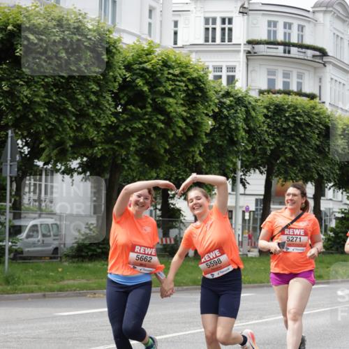 15.06.2025 - REWE Women's Run Jannik Wohlers http://msf.ph/oto/7957336 15.06.2025 09:43:59 Laufen 5662, 5598, 5271 meine-sportfotos.de