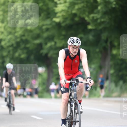 15.06.2025 - 7 Türme Triathlon Yannick Fuchs http://msf.ph/oto/7957346 15.06.2025 13:43:35 Radfahren 195, 479, 600, 1137 meine-sportfotos.de