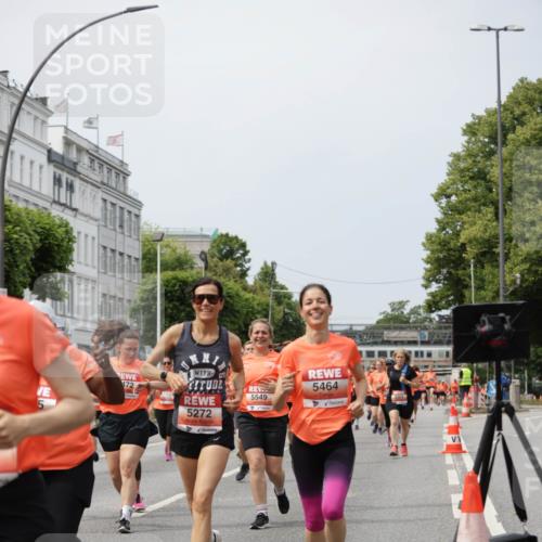 15.06.2025 - REWE Women's Run Jannik Wohlers http://msf.ph/oto/7957436 15.06.2025 09:44:02 Laufen 472, 5549, 5272, 5464 meine-sportfotos.de