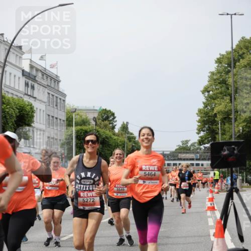 15.06.2025 - REWE Women's Run Jannik Wohlers http://msf.ph/oto/7957441 15.06.2025 09:44:02 Laufen 472, 5549, 5272, 5464 meine-sportfotos.de