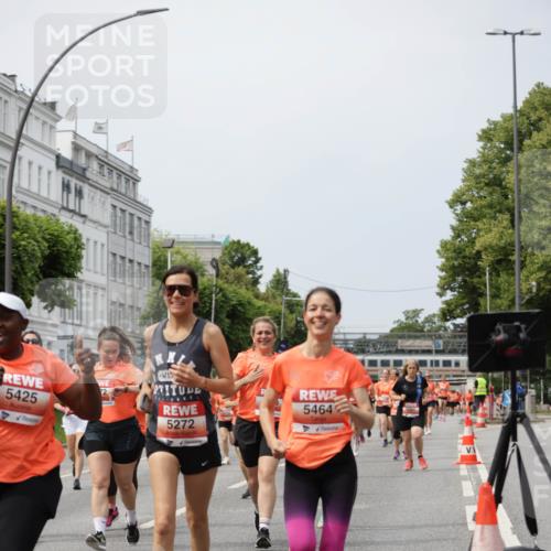15.06.2025 - REWE Women's Run Jannik Wohlers http://msf.ph/oto/7957456 15.06.2025 09:44:03 Laufen 5464, 5425, 72, 5272 meine-sportfotos.de