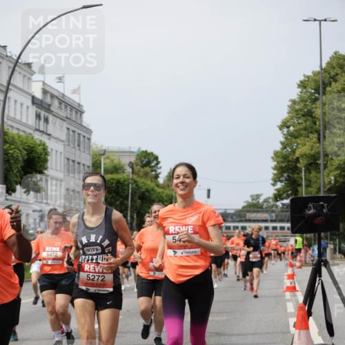 15.06.2025 - REWE Women's Run Jannik Wohlers http://msf.ph/oto/7957476 15.06.2025 09:44:03 Laufen 5472, 5272, 54 meine-sportfotos.de