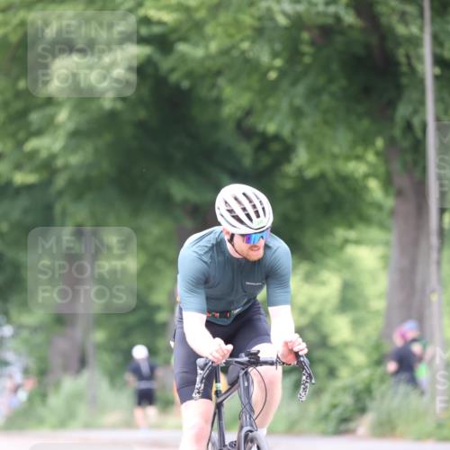15.06.2025 - 7 Türme Triathlon Yannick Fuchs http://msf.ph/oto/7957524 15.06.2025 13:44:01 Radfahren 662, 732, 771, 1128, 1151, 1184 meine-sportfotos.de