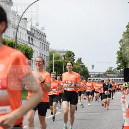 15.06.2025 - REWE Women's Run Jannik Wohlers http://msf.ph/oto/7957532 15.06.2025 09:44:04 Laufen 5059, 5686, 064 meine-sportfotos.de