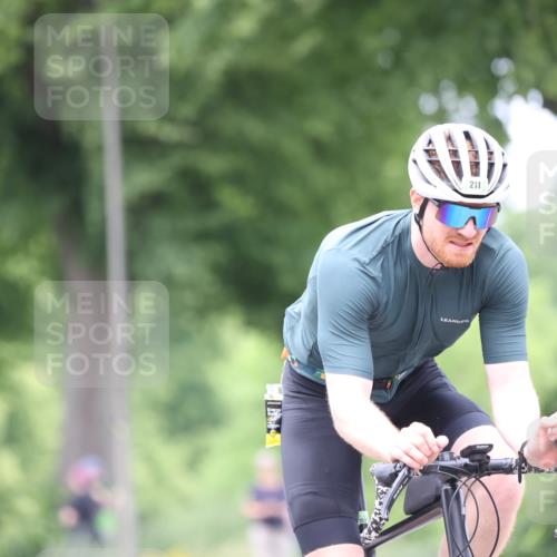 15.06.2025 - 7 Türme Triathlon Yannick Fuchs http://msf.ph/oto/7957535 15.06.2025 13:44:02 Radfahren 662, 732, 771, 1128, 1151, 1184 meine-sportfotos.de