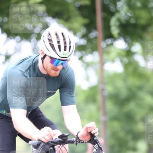 15.06.2025 - 7 Türme Triathlon Yannick Fuchs http://msf.ph/oto/7957544 15.06.2025 13:44:02 Radfahren 662, 732, 771, 1128, 1151, 1184 meine-sportfotos.de