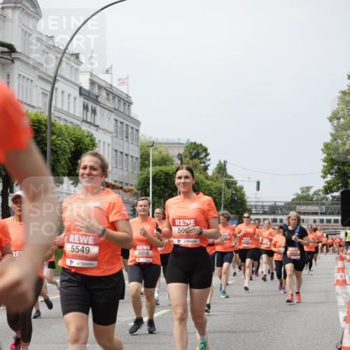 15.06.2025 - REWE Women's Run Jannik Wohlers http://msf.ph/oto/7957545 15.06.2025 09:44:04 Laufen 5549, 5059, 56, 73, 52641, 5064 meine-sportfotos.de