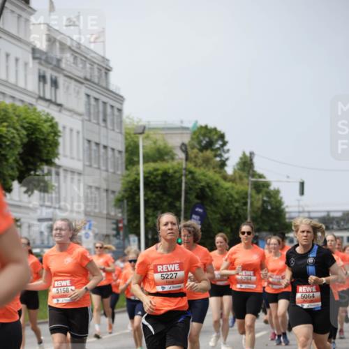 15.06.2025 - REWE Women's Run Jannik Wohlers http://msf.ph/oto/7957603 15.06.2025 09:44:06 Laufen 5158, 5227, 5264, 5064 meine-sportfotos.de
