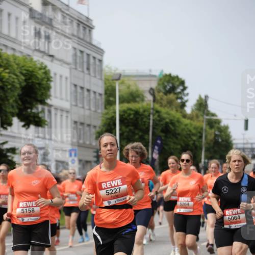 15.06.2025 - REWE Women's Run Jannik Wohlers http://msf.ph/oto/7957626 15.06.2025 09:44:07 Laufen 5158, 5227, 5264, 5064 meine-sportfotos.de