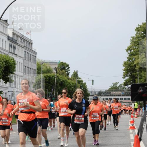 15.06.2025 - REWE Women's Run Jannik Wohlers http://msf.ph/oto/7957636 15.06.2025 09:44:07 Laufen 52, 5264, 5503, 5064 meine-sportfotos.de