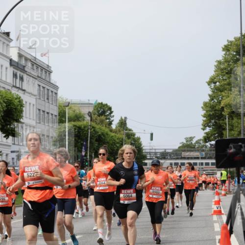 15.06.2025 - REWE Women's Run Jannik Wohlers http://msf.ph/oto/7957641 15.06.2025 09:44:07 Laufen 522, 6264, 5064, 5064, 5503 meine-sportfotos.de