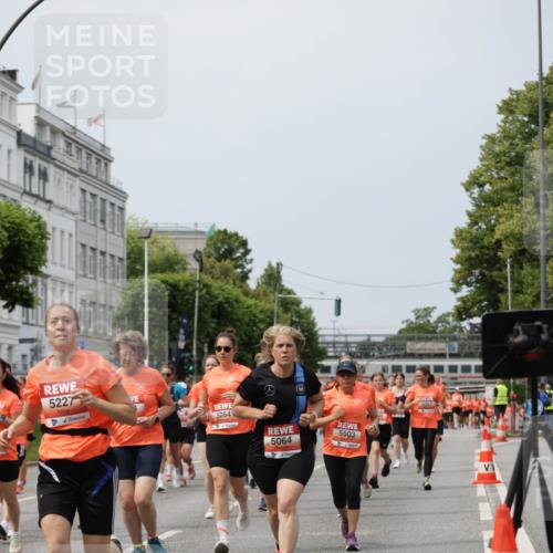 15.06.2025 - REWE Women's Run Jannik Wohlers http://msf.ph/oto/7957645 15.06.2025 09:44:07 Laufen 5227, 5264, 5064, 5503 meine-sportfotos.de