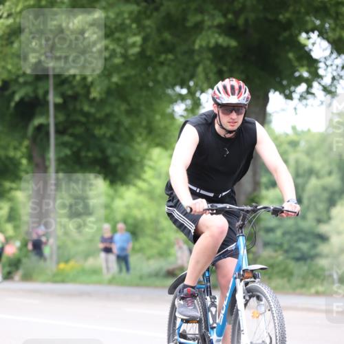 15.06.2025 - 7 Türme Triathlon Yannick Fuchs http://msf.ph/oto/7957686 15.06.2025 13:44:38 Radfahren 228, 593, 754, 845, 865, 1196 meine-sportfotos.de