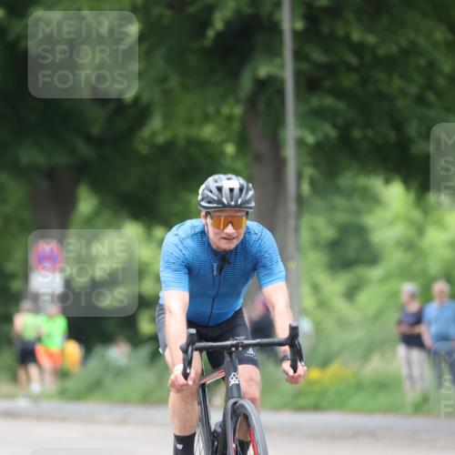 15.06.2025 - 7 Türme Triathlon Yannick Fuchs http://msf.ph/oto/7957719 15.06.2025 13:44:42 Radfahren 228, 321, 371, 555, 593, 668, 754, 845, 865, 1189 meine-sportfotos.de