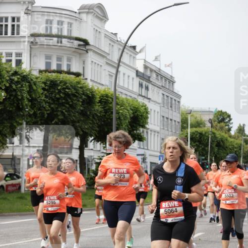 15.06.2025 - REWE Women's Run Jannik Wohlers http://msf.ph/oto/7957725 15.06.2025 09:44:09 Laufen 5295, 5273, 5064, 5503 meine-sportfotos.de