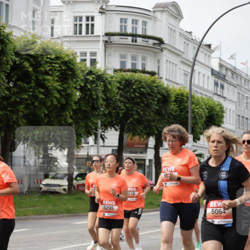 15.06.2025 - REWE Women's Run Jannik Wohlers http://msf.ph/oto/7957728 15.06.2025 09:44:09 Laufen 5518, 5295, 5064 meine-sportfotos.de