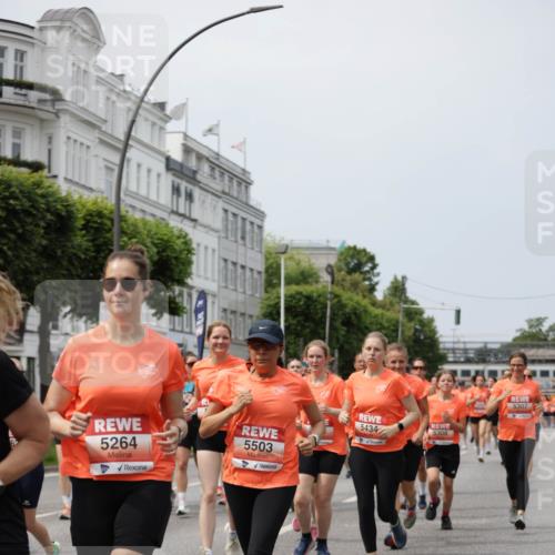 15.06.2025 - REWE Women's Run Jannik Wohlers http://msf.ph/oto/7957750 15.06.2025 09:44:10 Laufen 62, 5264, 5503, 5434, 5308, 5307 meine-sportfotos.de