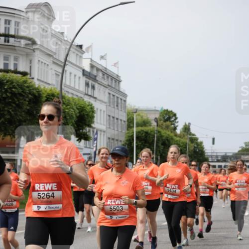 15.06.2025 - REWE Women's Run Jannik Wohlers http://msf.ph/oto/7957753 15.06.2025 09:44:10 Laufen 5628, 5264, 5503, 5307, 5308, 36, 5434 meine-sportfotos.de