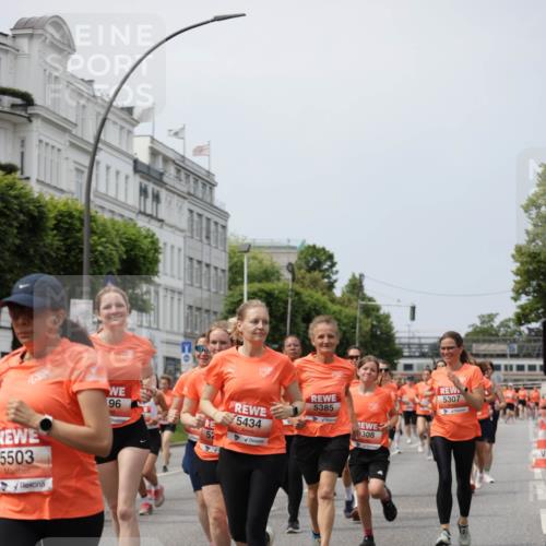 15.06.2025 - REWE Women's Run Jannik Wohlers http://msf.ph/oto/7957799 15.06.2025 09:44:11 Laufen 5503, 96, 52, 5434, 5385, 308, 5307 meine-sportfotos.de