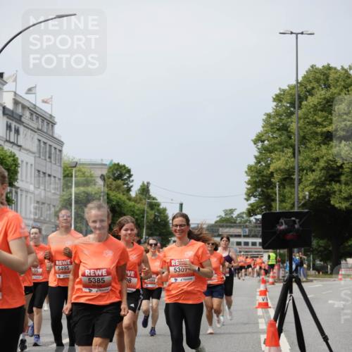 15.06.2025 - REWE Women's Run Jannik Wohlers http://msf.ph/oto/7957826 15.06.2025 09:44:12 Laufen 105, 5495, 5385, 18, 5489, 5307 meine-sportfotos.de