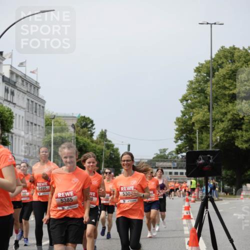 15.06.2025 - REWE Women's Run Jannik Wohlers http://msf.ph/oto/7957832 15.06.2025 09:44:12 Laufen 5495, 105, 5385, 8, 530 meine-sportfotos.de