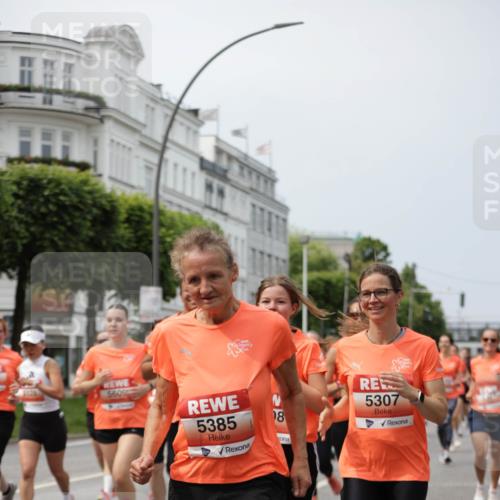 15.06.2025 - REWE Women's Run Jannik Wohlers http://msf.ph/oto/7957880 15.06.2025 09:44:13 Laufen 5128, 560, 2, 5385, 8, 5307 meine-sportfotos.de