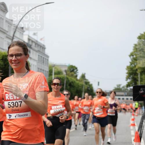 15.06.2025 - REWE Women's Run Jannik Wohlers http://msf.ph/oto/7957910 15.06.2025 09:44:14 Laufen 5591 meine-sportfotos.de
