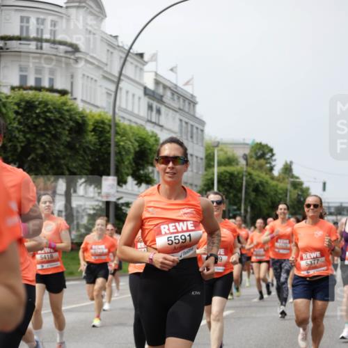 15.06.2025 - REWE Women's Run Jannik Wohlers http://msf.ph/oto/7957937 15.06.2025 09:44:14 Laufen 5418, 5591, 5377 meine-sportfotos.de