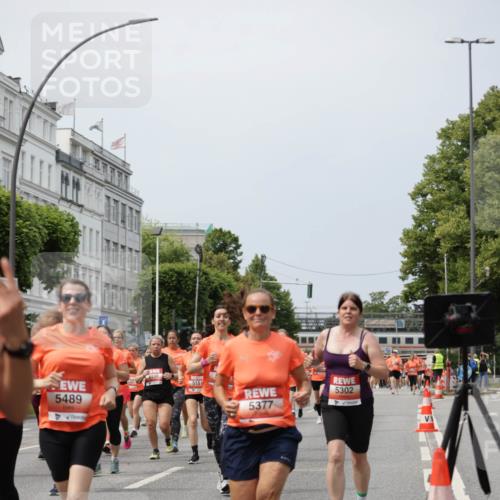 15.06.2025 - REWE Women's Run Jannik Wohlers http://msf.ph/oto/7957963 15.06.2025 09:44:15 Laufen 5489, 190, 5151, 5377, 5302 meine-sportfotos.de