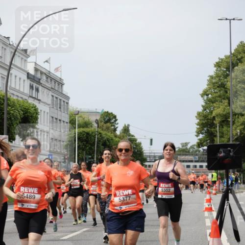 15.06.2025 - REWE Women's Run Jannik Wohlers http://msf.ph/oto/7957968 15.06.2025 09:44:15 Laufen 5489, 5190, 515, 5377, 5302 meine-sportfotos.de